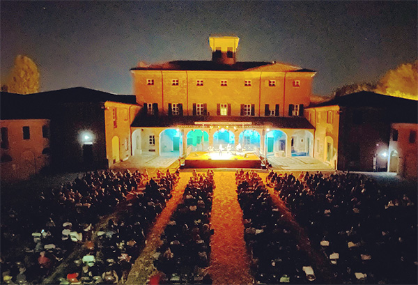 Villa Torlonia foto notturna